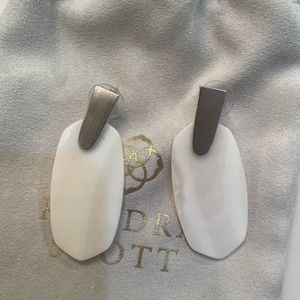 Kendra Scott White & Silver Earrings